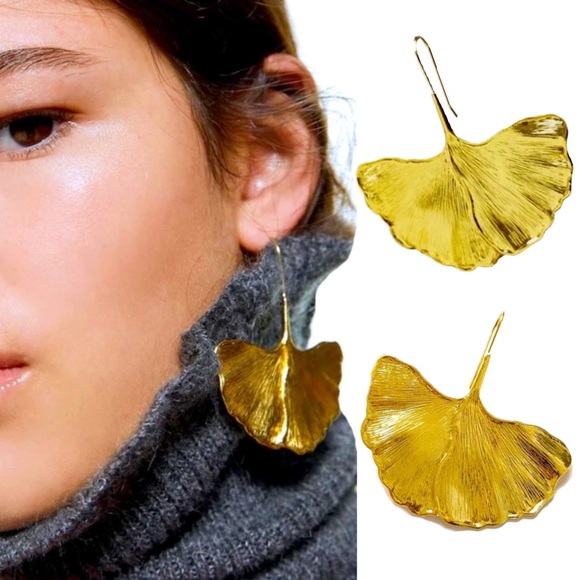 2/$35🖤 ZARA Golden Ginkgo Leaf Drop Earrings D31